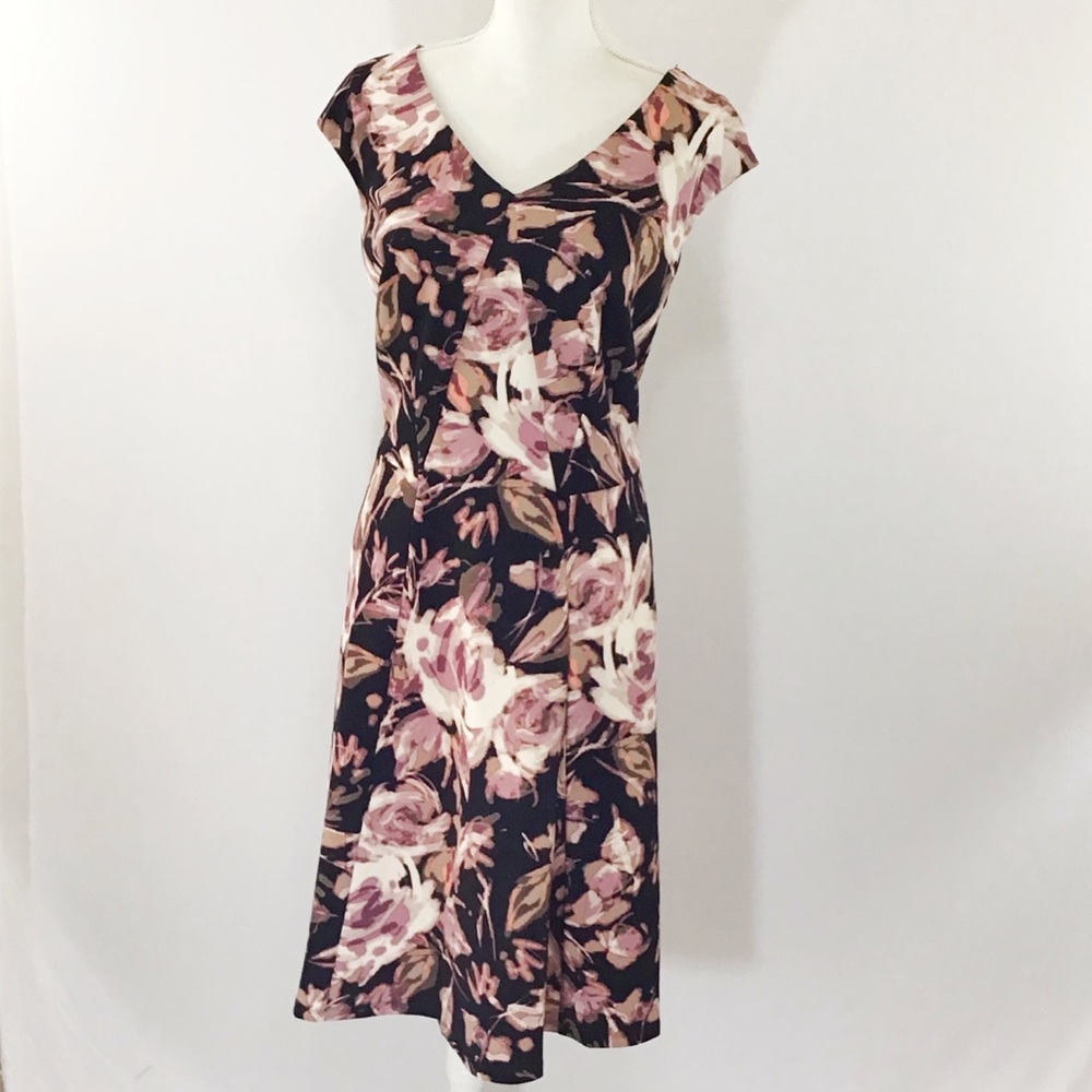 LONDON TIMES WOMAN SLEEVELESS FLORAL DRESS NWOT